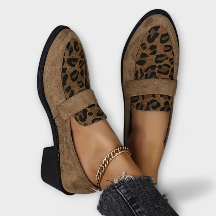 Karla - Elegant ladies' shoes with leopard print