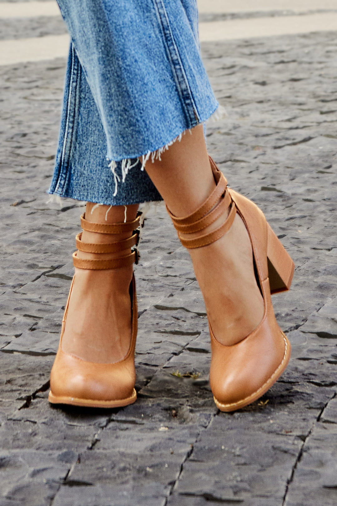 Caa™ | Smooth Leather Sandals with Ankle Strap and Wide Heel