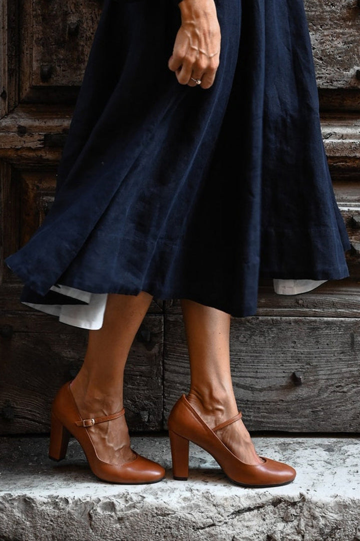 Caella™ | Everyday sandals with straps and a small heel