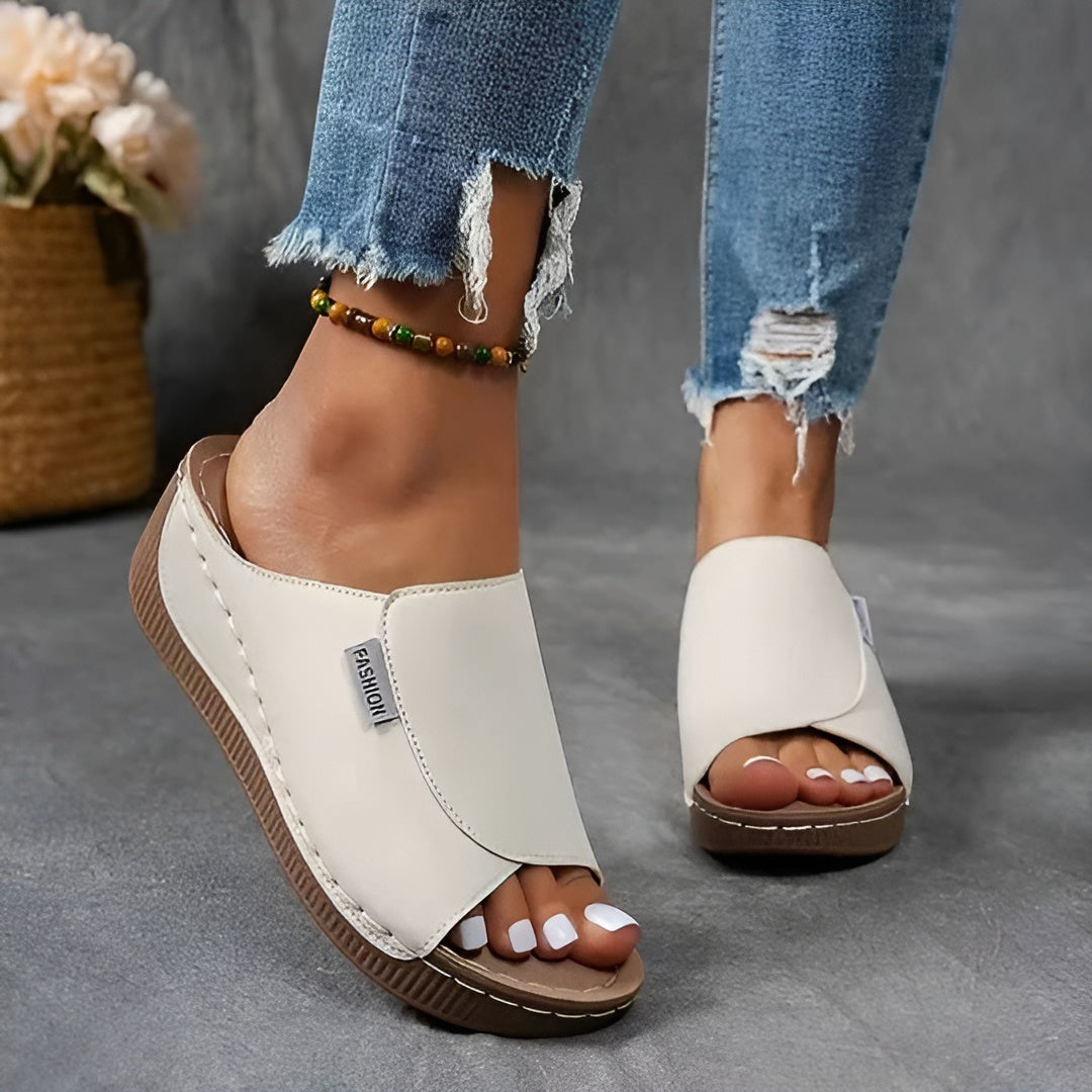 Liva™ – Comfortable orthopaedic sandals with a sleek design