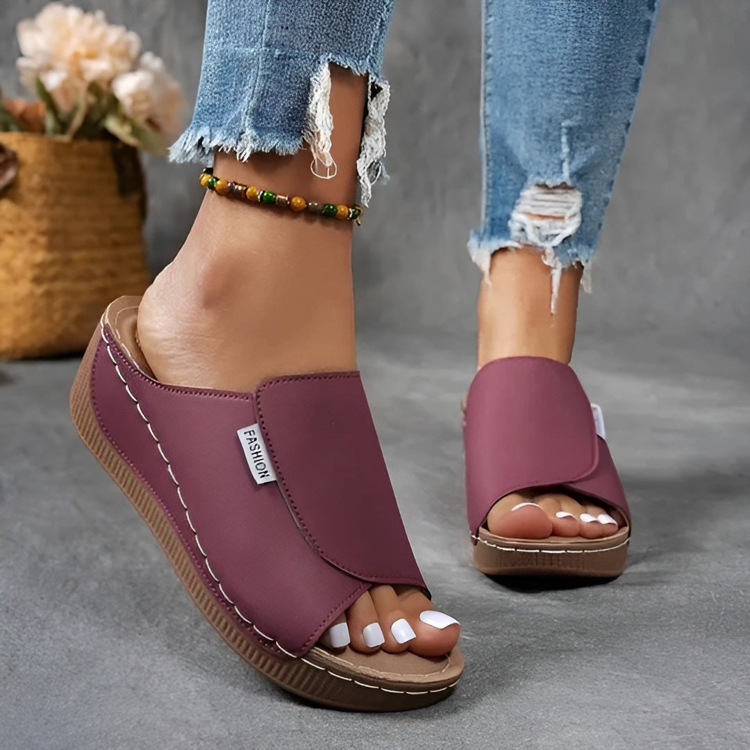 Liva™ – Comfortable orthopaedic sandals with a sleek design