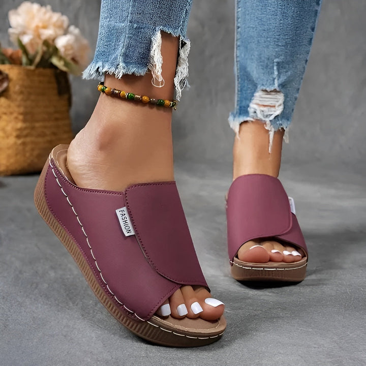 Liva™ – Comfortable orthopaedic sandals with a sleek design