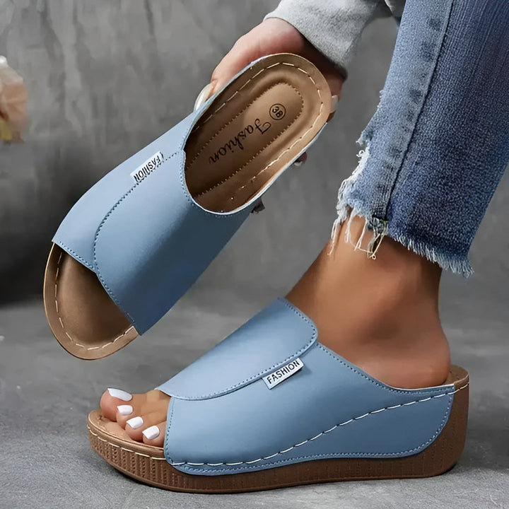 Liva™ – Comfortable orthopaedic sandals with a sleek design