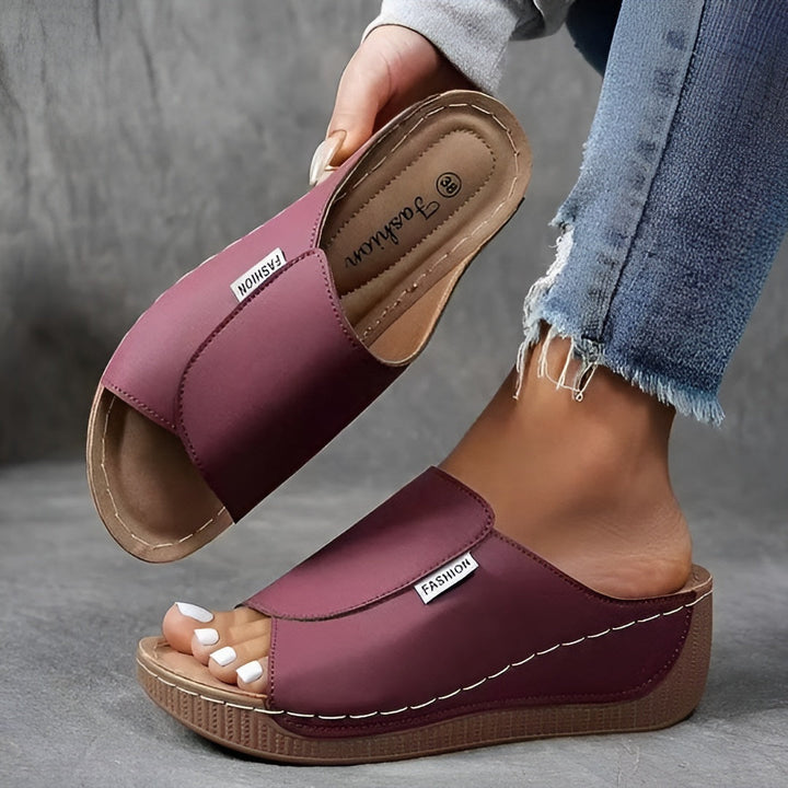 Liva™ – Comfortable orthopaedic sandals with a sleek design