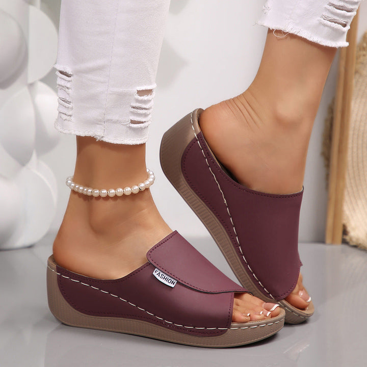 Liva™ – Comfortable orthopaedic sandals with a sleek design